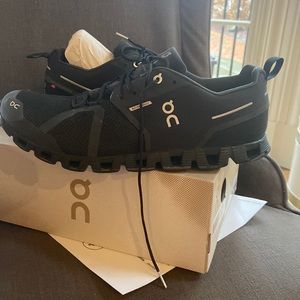 On cloud black men’s size 13